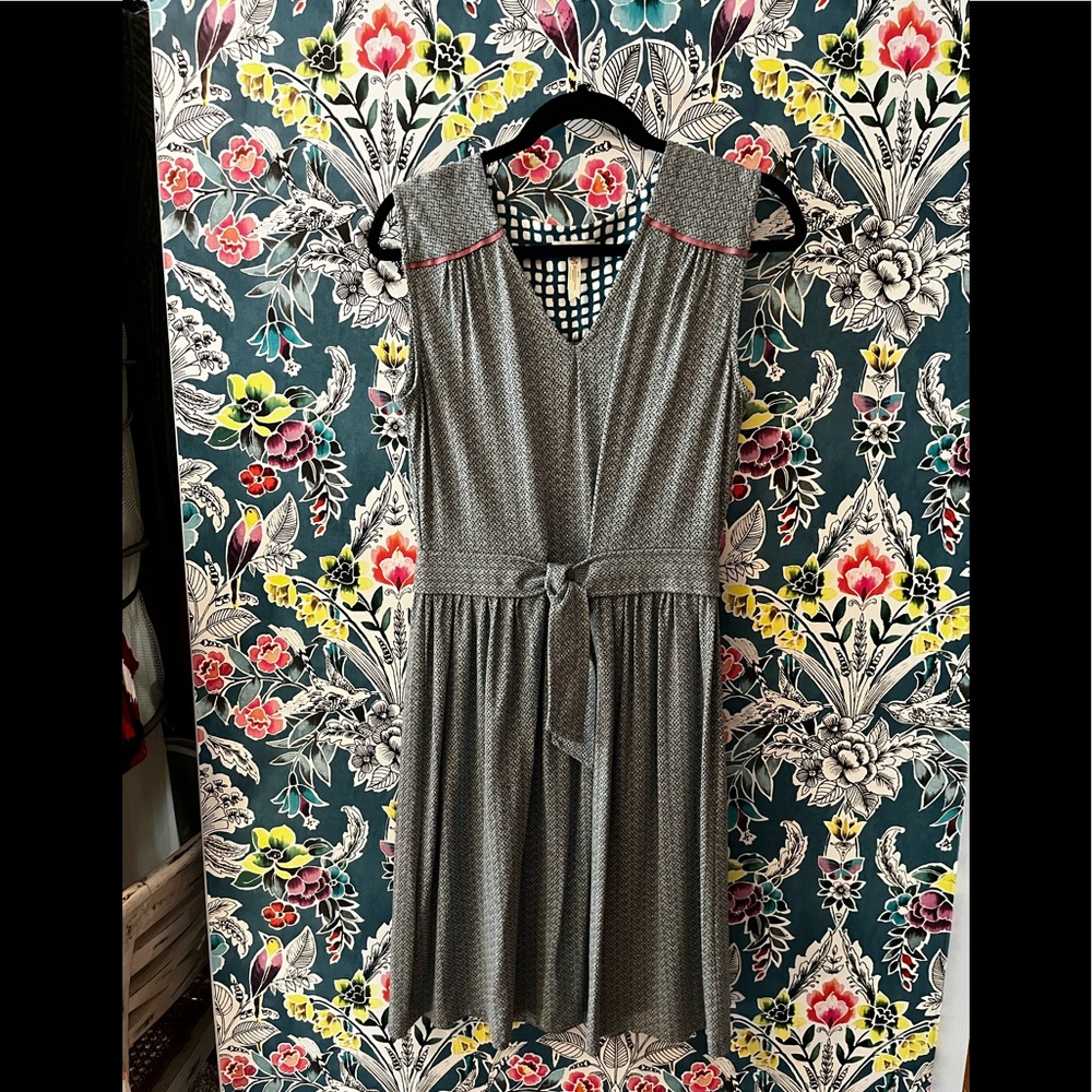 Matilda Jane: women’s Sleeveless V-neck dress (m) rayon blend
